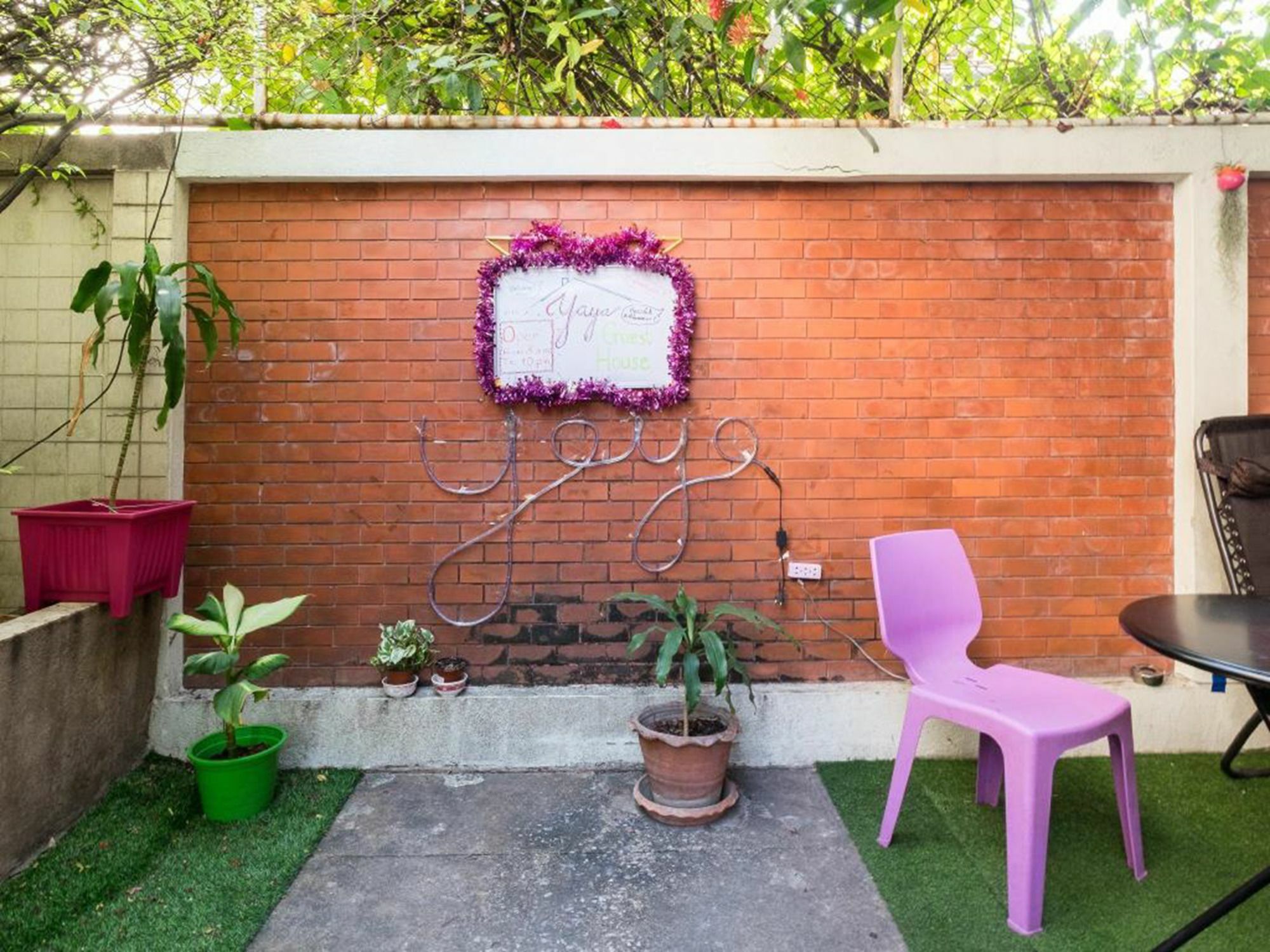 Yaya Guesthouse Banguecoque Exterior foto